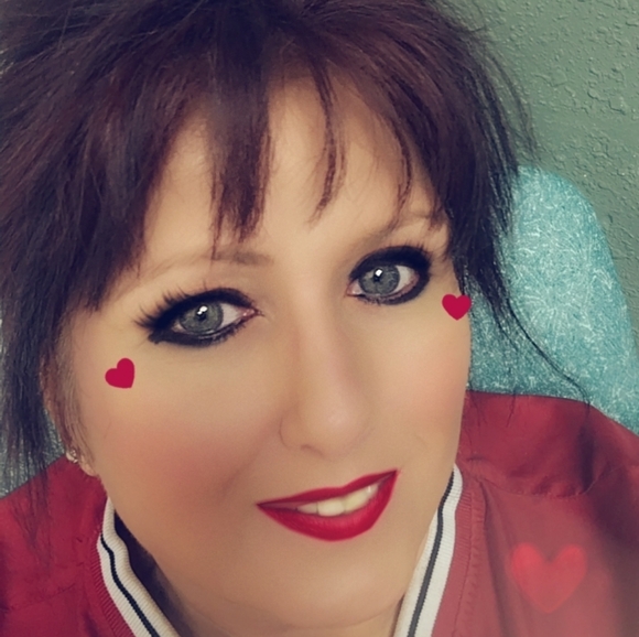 Meet your Posher, Misty!  I'll Be Selling A Little Of This And A Little Of That! - Picture 2 of 2